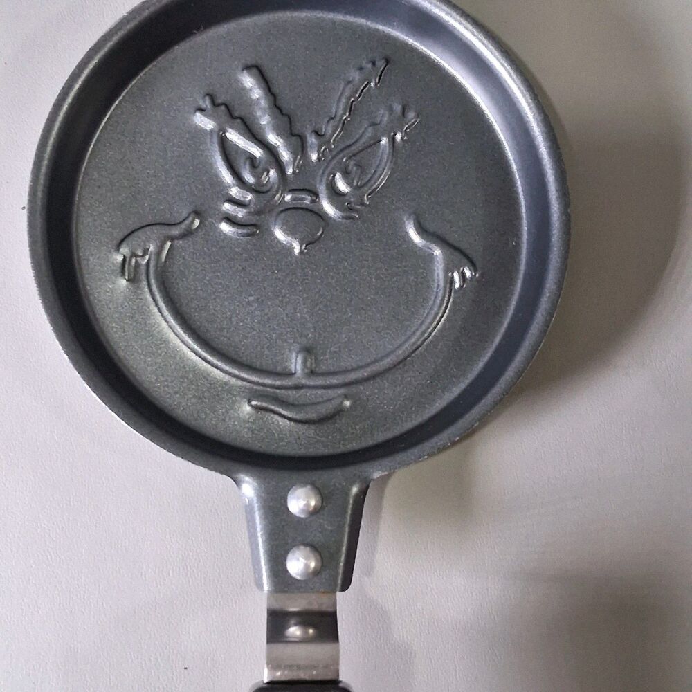 Dr. Seuss The Grinch Who Stole Christmas Mini Pancake Pan 4.5" Skillet 2023